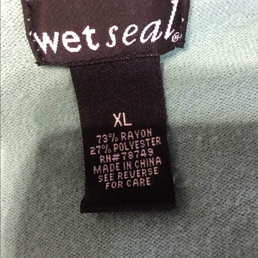 Sweater - Picture 6 of 6
